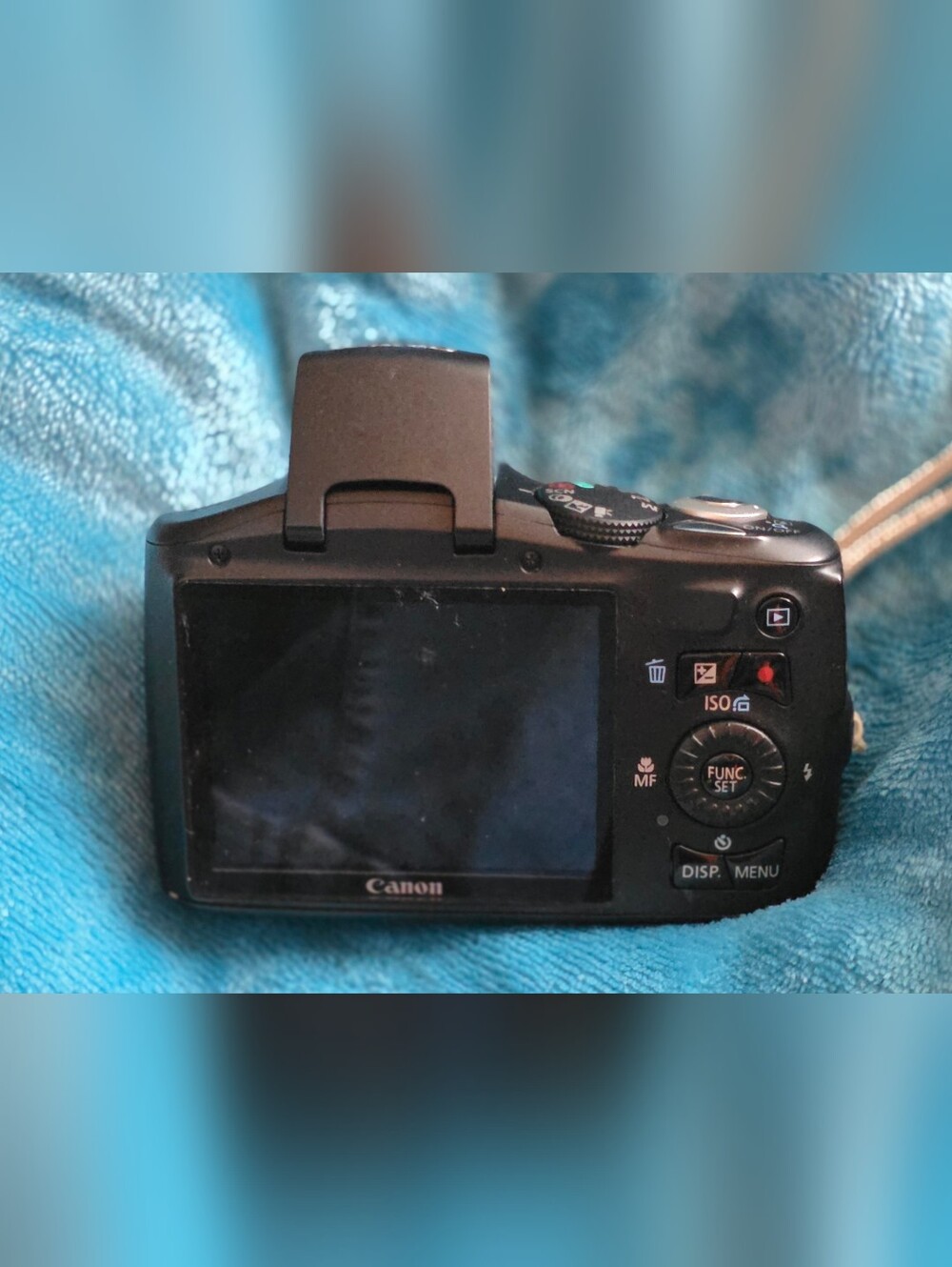 Canon Black Compact Digital Camera with Rear LCD and Control Dial
